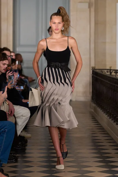 Look 5